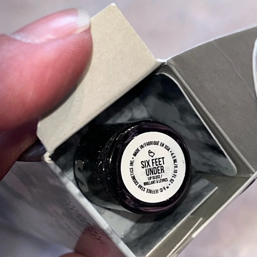 Jeffree Star The Gloss - SIX FEET UNDER Shimmering Silver - Picture 8 of 11